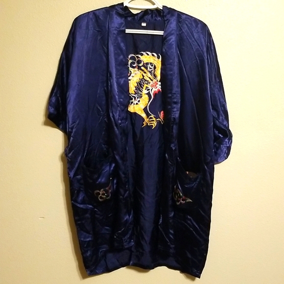 Silk Kimono - Picture 4 of 10